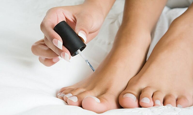 nail polish to treat toenail fungus